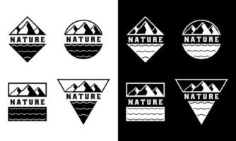 la nature et aventure vecteur logo ensemble. il est adapté pour logos de la nature les amoureux, aventuriers, Montagne grimpeurs, éclaireurs, communautés, marques, et autres.