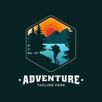 ancien moderne aventure logo avec vue de gens escalade montagnes, rivière et pin des arbres. adapté pour logos de aventuriers, la nature les amoureux, les alpinistes, marques, et autres. vecteur