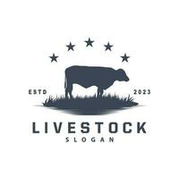 bétail logo, encadrer jardin conception, vache logo vecteur badge longhorn taureau bétail ancien étiquette modèle