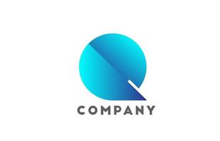 q lettre du logo de l'alphabet géométrique pour les entreprises et les entreprises de couleur bleue. marquage et lettrage d'entreprise avec un design et un dégradé futuristes vecteur