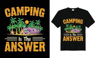 camping, voyage, randonnée t chemise et agresser conception vecteur illustration