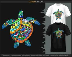 coloré mer tortue mandala les arts isolé sur noir et blanc t chemise. vecteur