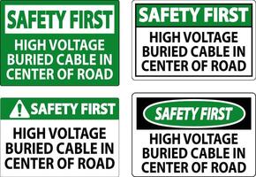 sécurité premier signe haute Tension enterré câble dans centre de route vecteur