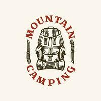 logo camping sac à dos dans style rétro illustration. vecteur