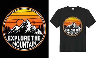 camping t chemise conception. randonnée t chemise conception vecteur. marrant Extérieur rétro ancien campeur camping T-shirt conception, avec montagne,silhouette,arbres dans ancien style.aventure T-shirt conception.affiche, impression, tee vecteur