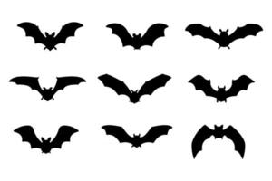 vecteur de vampire chauve-souris. silhouette effrayante de chauve-souris fantôme s'envolant pour sucer le sang à l'halloween.