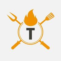 lettre t restaurant logo avec gril fourchette et spatule icône. chaud gril symbole vecteur