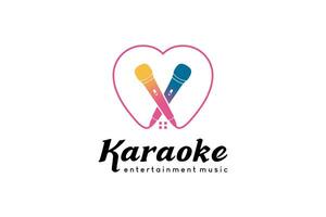 la musique karaoké logo conception, microphone icône vecteur illustration dans cœur concept
