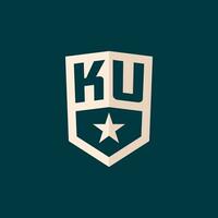 initiale ku logo étoile bouclier symbole avec Facile conception vecteur