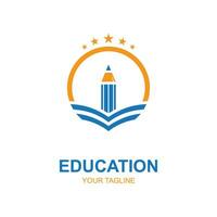 éducation logo conception avec bachelier casquette et livre concept avec Créatif idée vecteur