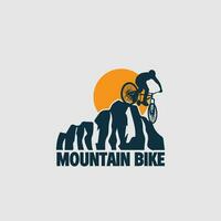 vecteur de logo de vélo de montagne