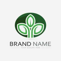jardinage logo avec pelle icône et arbre avec vert feuilles logo modèle. vecteur