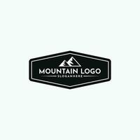 ancien rétro Montagne logo conception Créatif idée vecteur