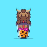 taureau mignon buvant du thé au lait boba. concept de dessin animé animal isolé. peut être utilisé pour un t-shirt, une carte de voeux, une carte d'invitation ou une mascotte. style cartoon plat vecteur