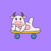 vache mignonne allongée sur une planche à roulettes. concept de dessin animé animal isolé. peut être utilisé pour un t-shirt, une carte de voeux, une carte d'invitation ou une mascotte. style cartoon plat vecteur