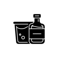 icône de glyphe noir d'alcool d'avion. mini boissons en bouteille de duty free. équipements portables. indispensable pour le touriste. objets de taille de voyage. symbole de silhouette sur un espace blanc. illustration vectorielle isolée vecteur