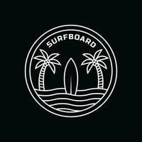 planche de surf et plage logo conception des idées avec paume des arbres vecteur