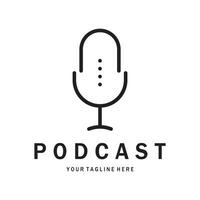 Podcast logo avec microphone et écouteur l'audio, radio vagues. pour studio, parler montrer, discuter, information partage, entretien, multimédia et la toile. vecteur