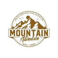 modèle de vecteur de conception de logo de montagne vintage