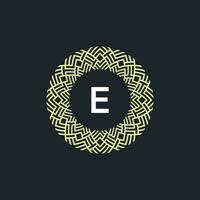 logo initiales lettre e. logo emblème cercle élégant et BIO. rond modèle ornement vecteur
