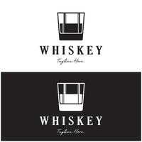 ancien prime whisky logo étiquette avec verre ou bière. pour boissons, barres, clubs, les cafés, entreprises. vecteur