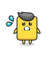 personnage mascotte carton jaune avec un geste effrayé vecteur