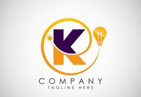 Anglais alphabet k avec électrique ampoule et brancher. électricité, industriel et La technologie logo vecteur