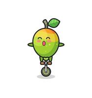 le mignon personnage de mangue fait du vélo de cirque vecteur