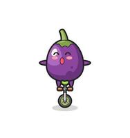 le personnage mignon d'aubergine fait du vélo de cirque vecteur