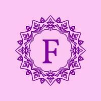 lettre F mandala élégant circulaire frontière initiale vecteur logo conception