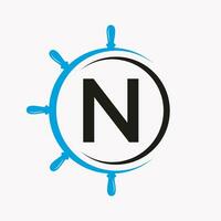 lettre n navire logo concept avec navire roue symbole vecteur modèle