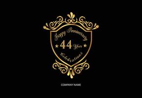 44 anniversaire fête logotype avec écriture d'or Couleur élégant conception vecteur