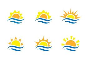 collection de modèles de logo de dessin animé lever du soleil et mer. vagues d'eau et jeu d'icônes de rayon de soleil. vecteur