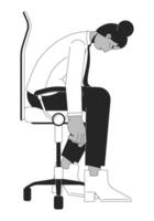 noir femelle employé chute endormi sur Bureau chaise noir et blanc 2d ligne dessin animé personnage. femme somnoler isolé vecteur contour personne. lieu de travail fatigue monochromatique plat place illustration