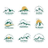 ensemble de montagnes logo illustration conception modèle vecteur