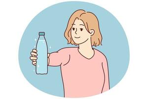 une jeune femme souriante tient une bouteille d'eau recommande de boire de l'eau claire et propre. une femme heureuse fait des recommandations pour un mode de vie sain. illustration vectorielle. vecteur