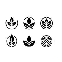 feuilles logo vecteur ensemble isolé sur blanc Contexte. divers formes de feuilles de des arbres et les plantes. éléments pour éco et bio logos.