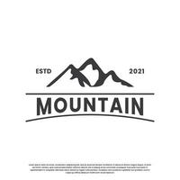 rétro Montagne logo conception modèle. colline explorer aventure logo ancien. vecteur
