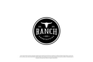 rond étiquette bétail ranch logo conception ancien style. longhorn logo badge illustration. vecteur