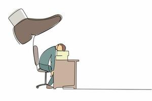 dessin continu d'une ligne homme d'affaires stressé dormant sur une pile de papiers sous un gros pied. délai épuisé fatigué commis de bureau surchargé. illustration graphique vectorielle de conception de dessin à une seule ligne vecteur