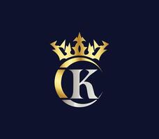 k lettre couronne luxe Royaume signe avec d'or Couleur entreprise logo conception vecteur