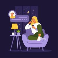 femme assise sur un canapé avec téléphone la nuit. travailler au téléphone. freelance, éducation en ligne ou concept de médias sociaux. style plat. illustration vectorielle isolée sur blanc. vecteur