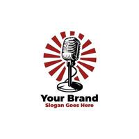 microphone Podcast vivre talk-show prêt fabriqué logo vecteur illustration. logo modèle ensemble