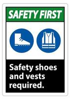 Premier signe de sécurité chaussures de sécurité et gilet requis avec symboles ppe sur fond blanc, illustration vectorielle vecteur