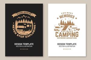 jamais Arrêtez explorant. été camp. vecteur illustration concept pour chemise ou logo, imprimer, timbre ou tee. ancien typographie conception avec RV camping car, Montagne et forêt silhouette.