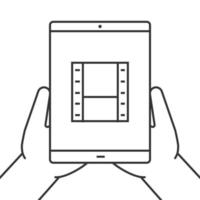 mains tenant l'icône linéaire de l'ordinateur tablette. regarde des films. illustration de la ligne mince. ordinateur tablette avec bande vidéo. symbole de contour. dessin de contour isolé de vecteur