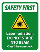 premier rayonnement laser de sécurité, ne regardez pas dans le faisceau, signe de produit laser de classe 2 sur fond blanc vecteur
