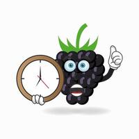 personnage de mascotte de raisin tenant une horloge murale. illustration vectorielle vecteur