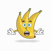 personnage de mascotte de banane avec une expression choquée. illustration vectorielle vecteur