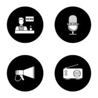 Ensemble d'icônes de glyphe de médias de masse. presse. présentateur de télévision, microphone, mégaphone, radio. vecteur, blanc, silhouettes, illustrations, dans, cercle noir vecteur